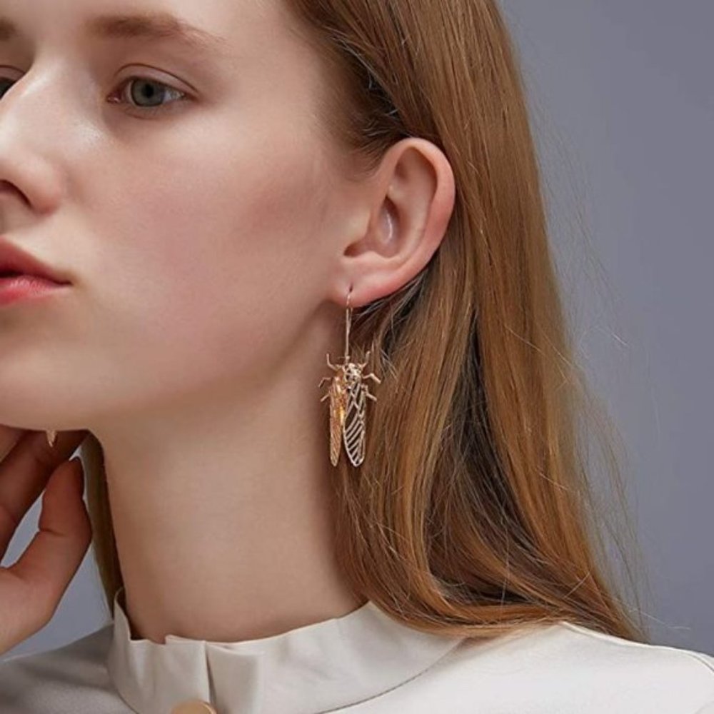NEW Anthropologie Antique Gold Insect Earrings - Picture 3 of 7